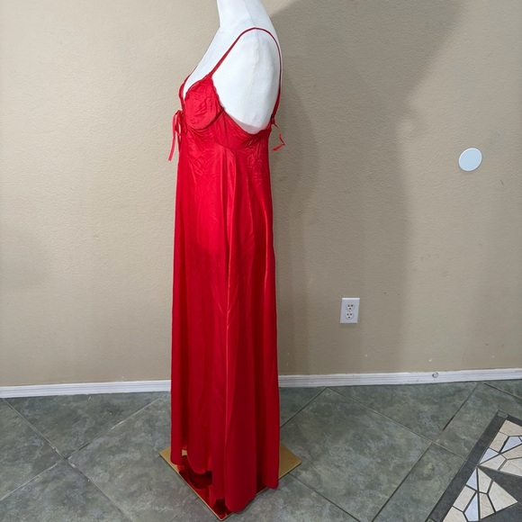 Frederick's of Hollywood Sz M Red Lace Sissy Chemise Gown Sexy Sleep Honeymoon - Picture 6 of 11
